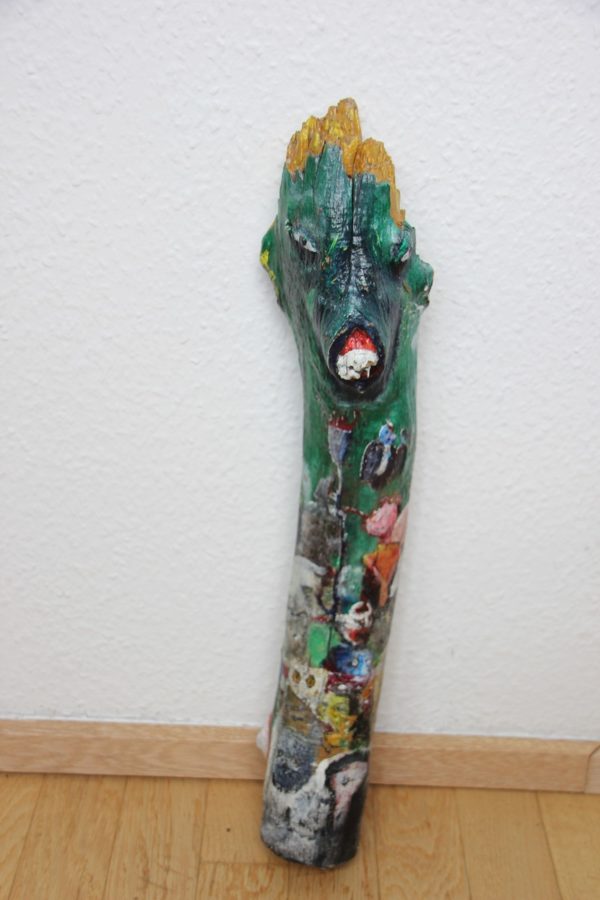 Grimmig-grüner Dschungel Front total
